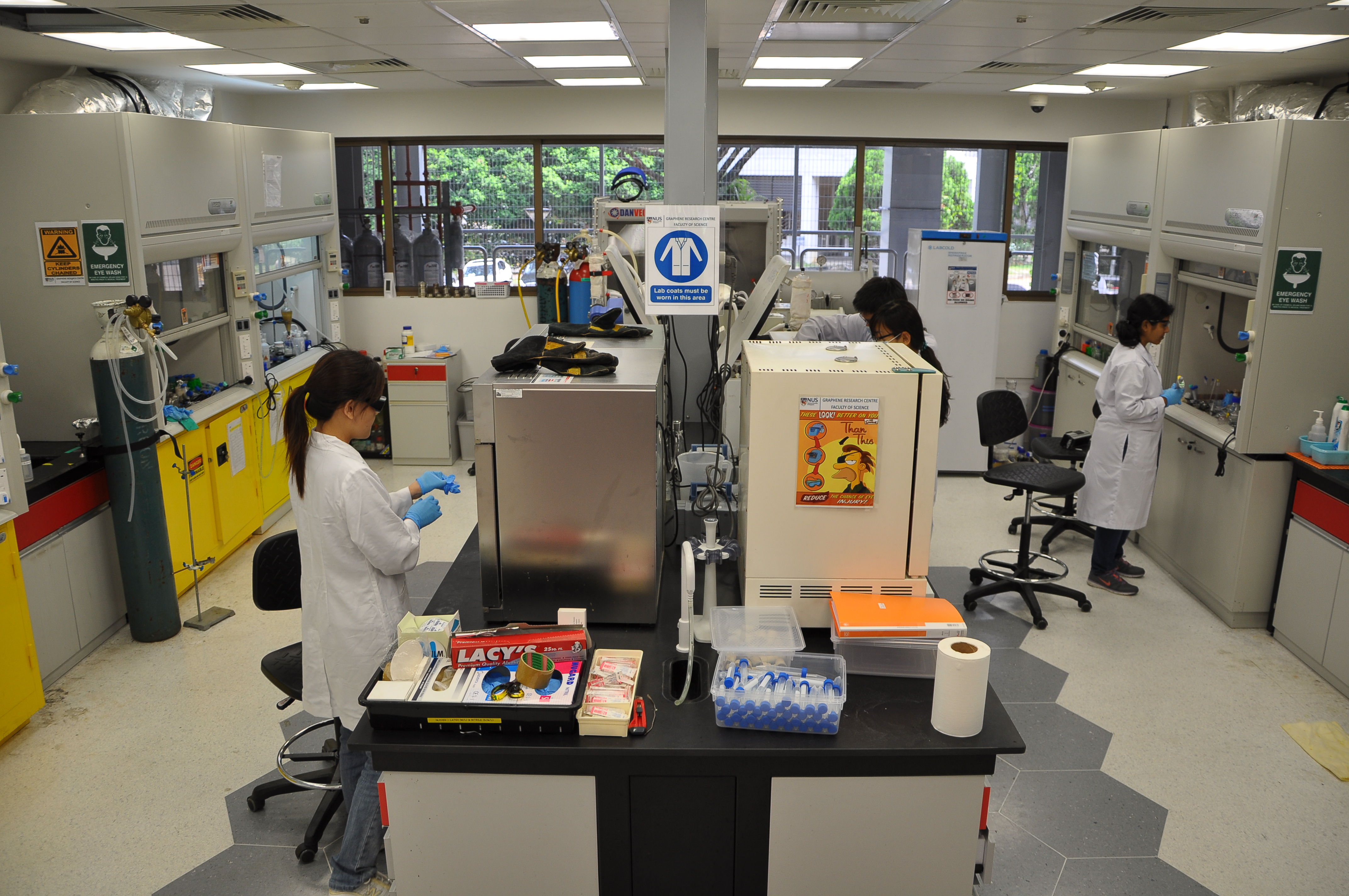 chemistry labs - NUS