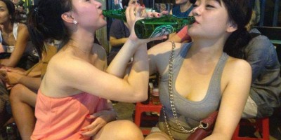 Con gái say rượu.