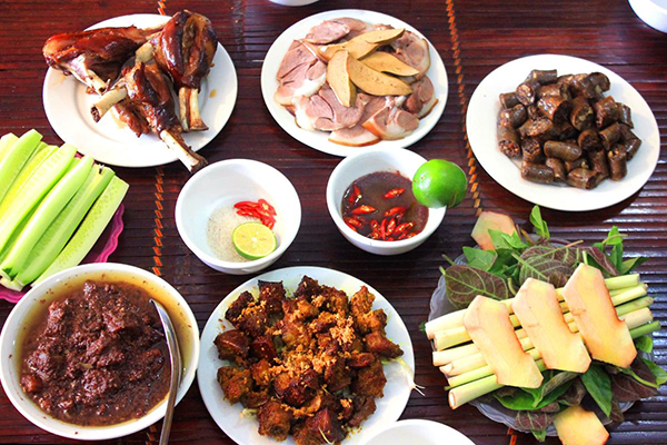 Thịt chó là món ăn mang lại xui xẻo nhất trong ngày tết.